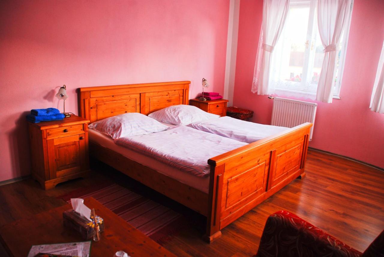 Hostinec A Penzion U Rezku Jistebnice Ngoại thất bức ảnh